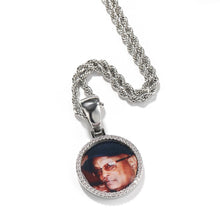 Load image into Gallery viewer, Circle Picture Pendant Necklace